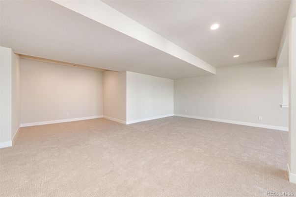 Empty room, Interior, Recessed Lighting