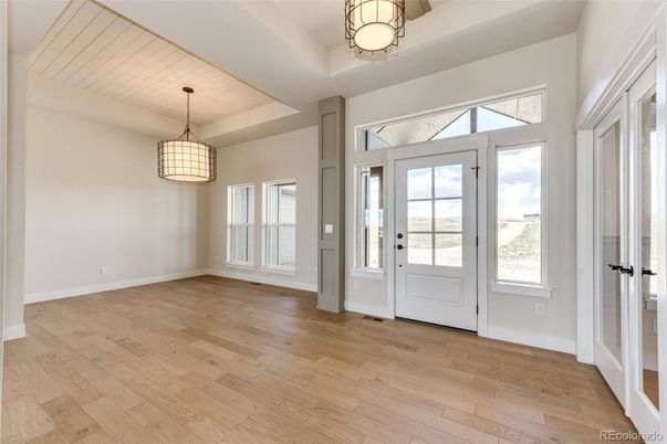 Empty room, Interior, Pendant Lights, Wood Texture Flooring