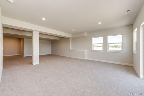 Empty room, Interior, Recessed Lighting