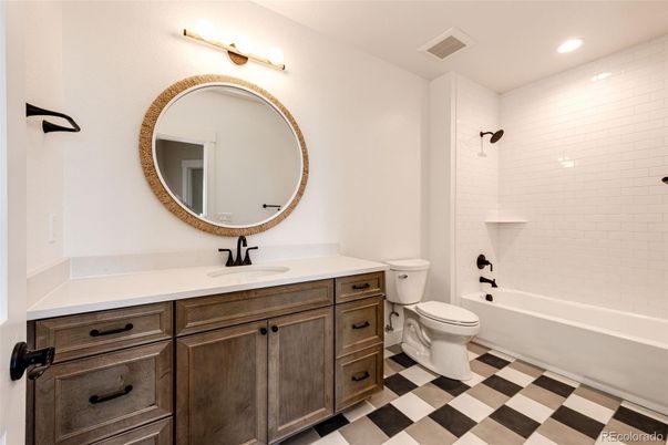 Bathroom, Interior, Recessed Lighting