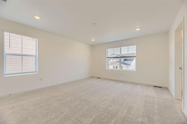 Empty room, Interior, Recessed Lighting
