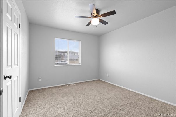 Empty room, Interior