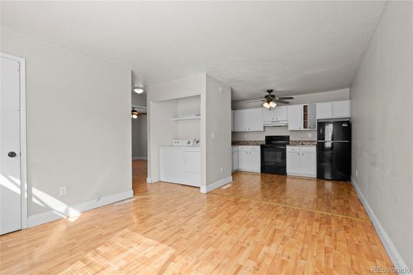 Empty room, Interior, Kitchen, Washer, Wood Texture Flooring