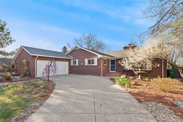 Attached, Exterior, Facade, Brick Facade, Ranch
