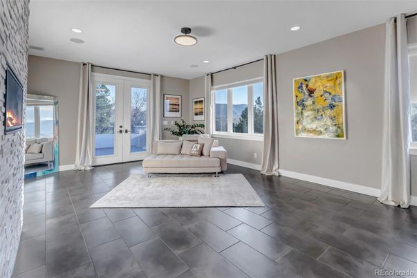 Fireplace, Interior, Recessed Lighting