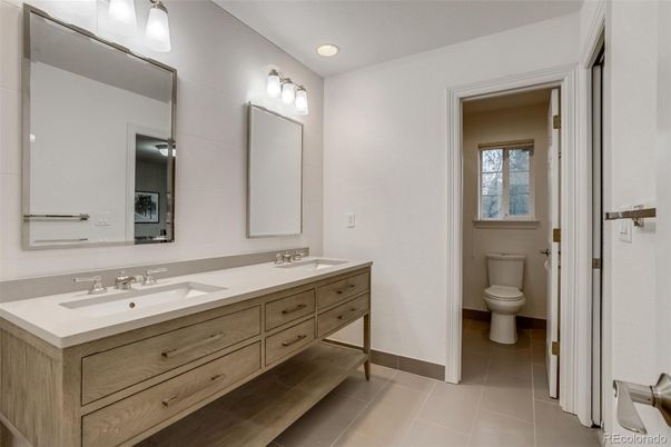 Bathroom, Dual Sink Vanities, Interior, Recessed Lighting