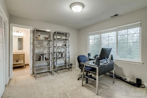 Home Office, Interior
