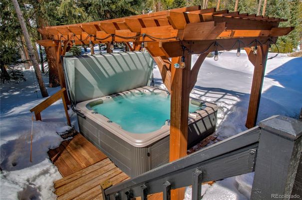 Exterior, Hot Tub