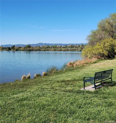 Exterior, Lake