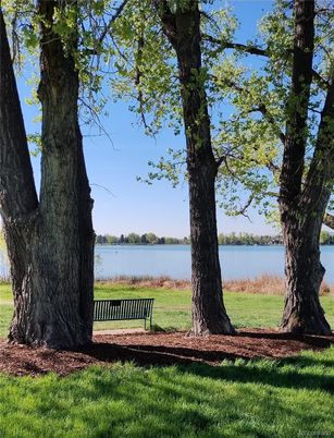 Exterior, Lake