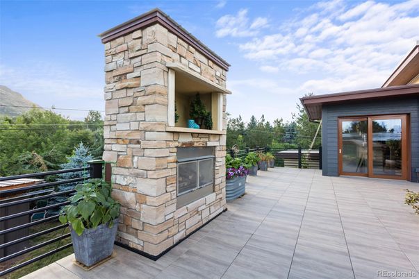 Exterior, Fireplace