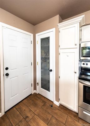 Interior, Kitchen, Stainless Steel Appliances, Wood Texture Flooring