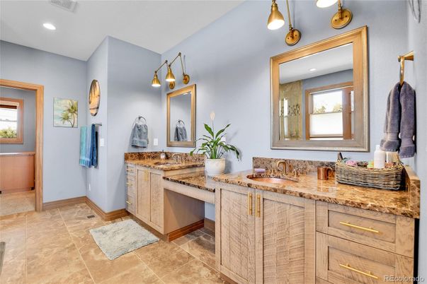 Bathroom, Dual Sink Vanities, Interior, Recessed Lighting