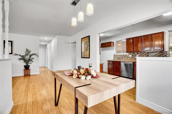 Dining room, Interior, Kitchen, Pendant Lights, Recessed Lighting, Wood Texture Flooring