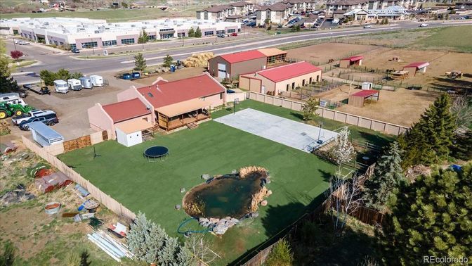 Exterior, Drone