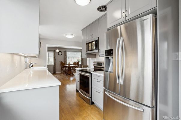 Dining room, Interior, Kitchen, Stainless Steel Appliances, Wood Texture Flooring