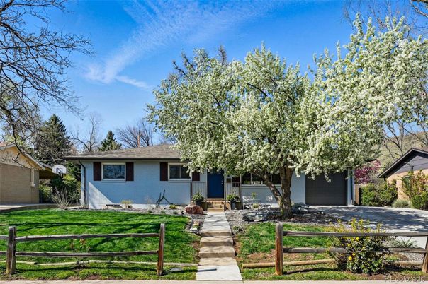 Attached, Exterior, Facade, Ranch