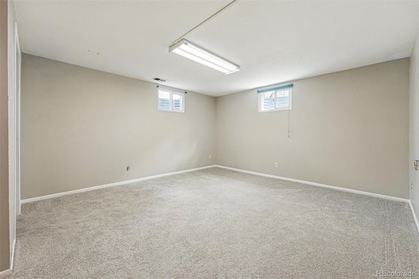 Empty room, Interior