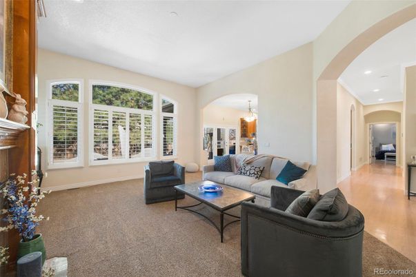 Interior, Living room, Pendant Lights, Recessed Lighting, Wood Texture Flooring