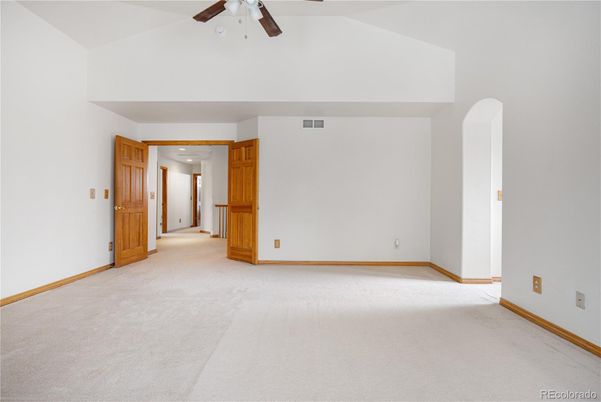 Empty room, Interior, Recessed Lighting