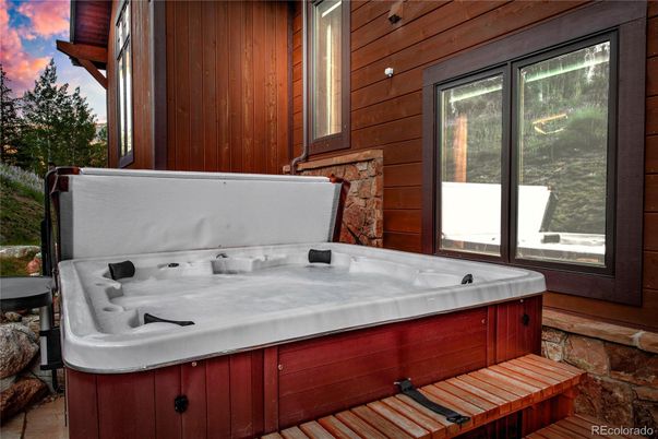 Exterior, Hot Tub