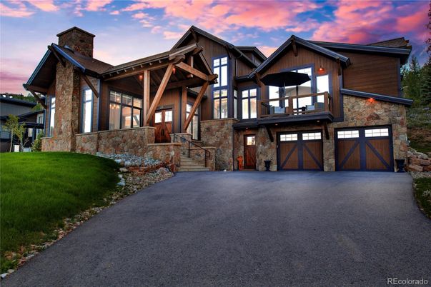 Attached, Exterior, Facade, Modern