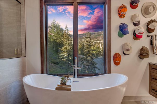 Bathroom, Free Standing Baths, Interior