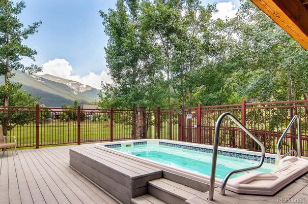 Exterior, Hot Tub, Pool