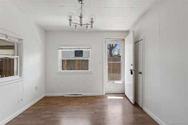 Chandelier, Empty room, Interior, Wood Texture Flooring