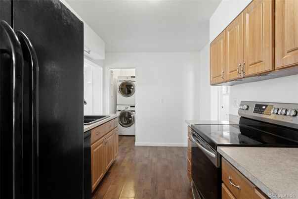 Interior, Kitchen, Washer, Wood Texture Flooring