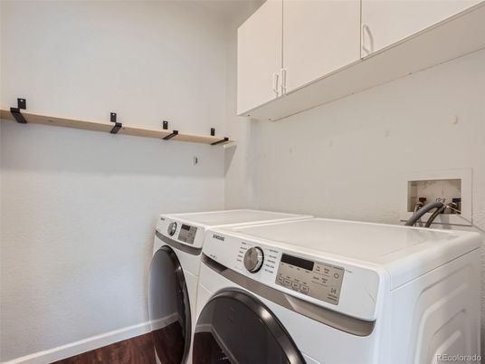 Interior, Washer, Wood Texture Flooring