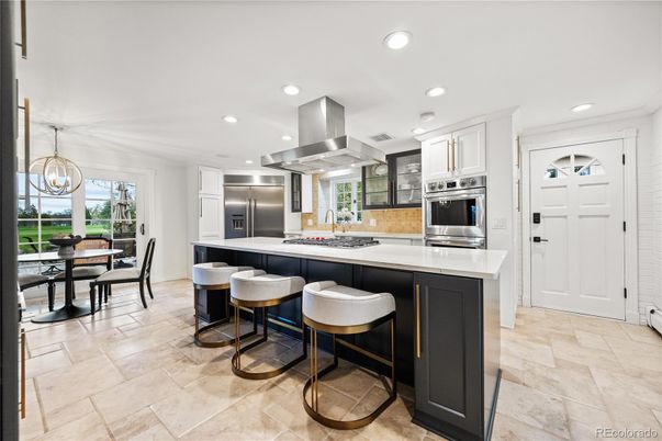 Chandelier, Dining room, Interior, Kitchen, Pendant Lights, Recessed Lighting, Stainless Steel Appliances