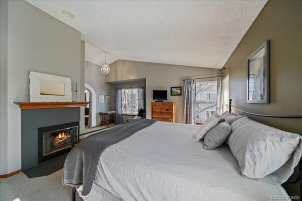 Bedroom, Fireplace, Interior, Pendant Lights