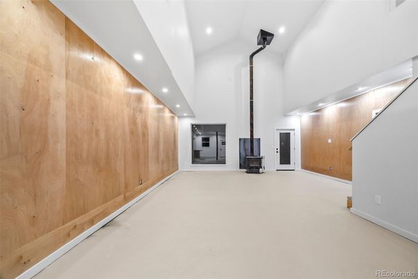 Empty room, Interior, Recessed Lighting, Wooden Walls