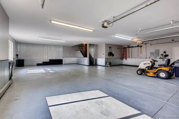 Garage, Interior