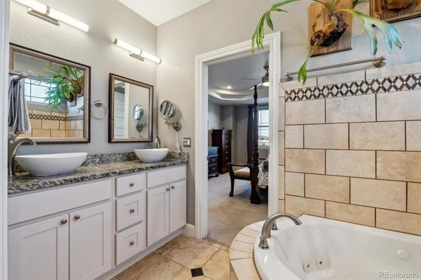 Bathroom, Dual Sink Vanities, Interior