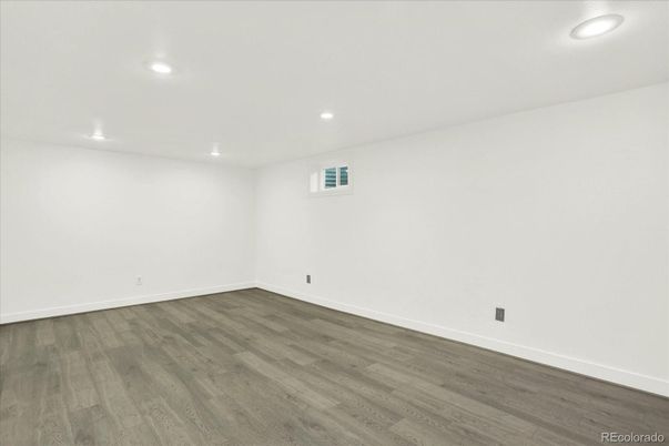 Empty room, Interior, Recessed Lighting, Wood Texture Flooring
