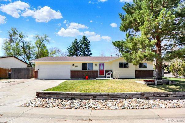 Attached, Exterior, Facade, Ranch