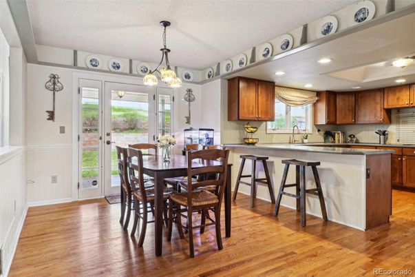Dining room, Interior, Kitchen, Pendant Lights, Recessed Lighting, Wood Texture Flooring