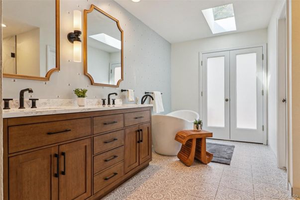 Bathroom, Dual Sink Vanities, Free Standing Baths, Interior, Recessed Lighting