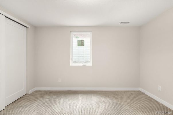 Empty room, Interior