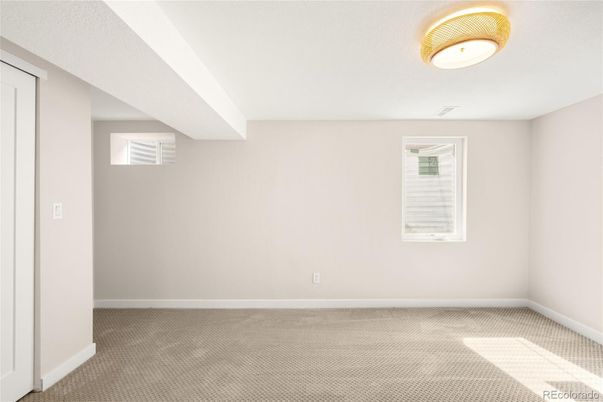 Empty room, Interior