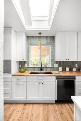 Interior, Kitchen, Pendant Lights, Wood Texture Flooring