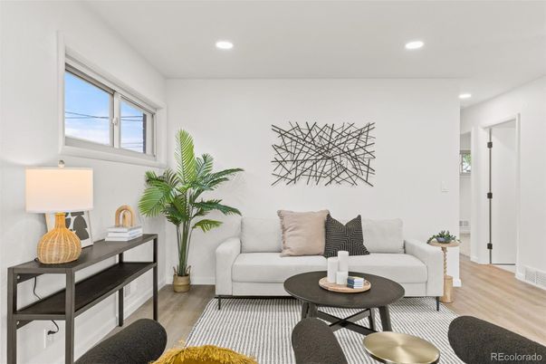 Interior, Living room, Recessed Lighting, Wood Texture Flooring
