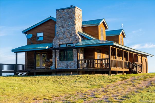 Backyard, Exterior, Facade, Log Home