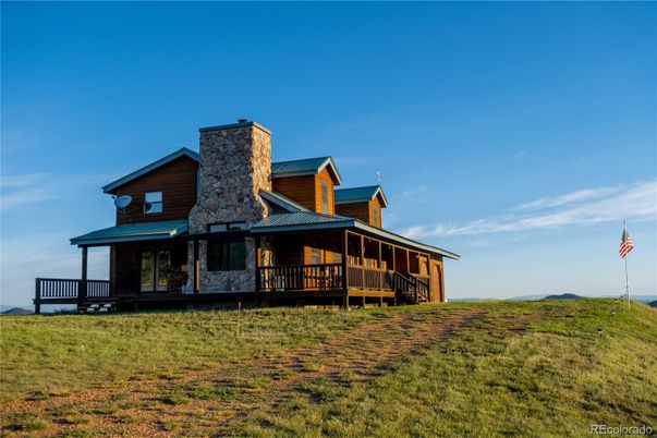 Backyard, Exterior, Facade, Log Home
