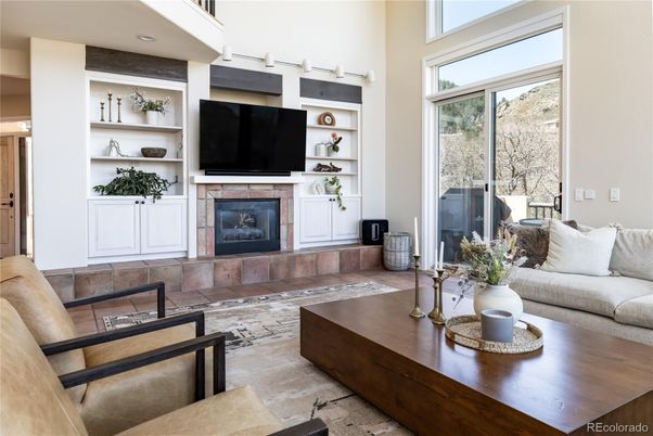Fireplace, Interior, Living room, Recessed Lighting