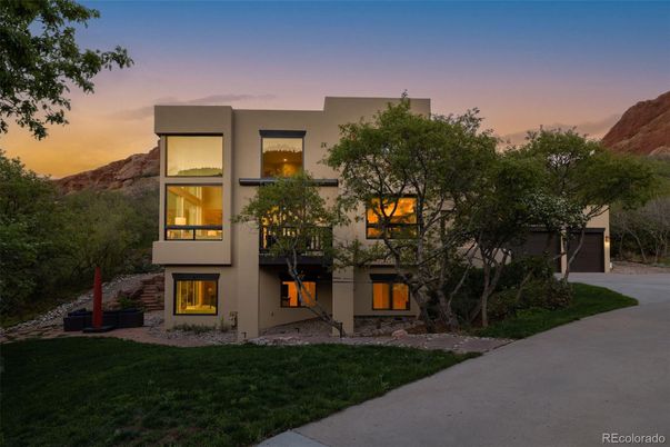 Backyard, Exterior, Facade, Modern