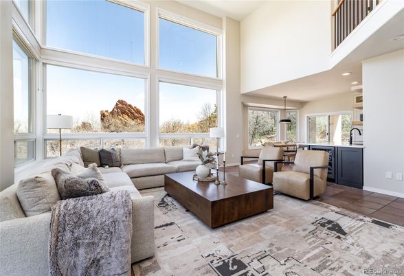 Dining room, Interior, Living room, Pendant Lights, Recessed Lighting