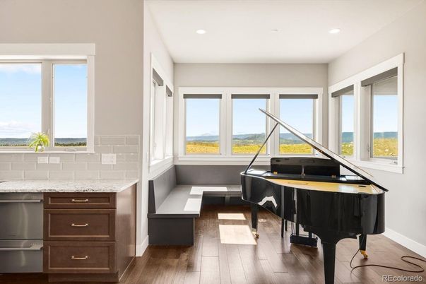 Interior, Piano, Recessed Lighting, Wood Texture Flooring
